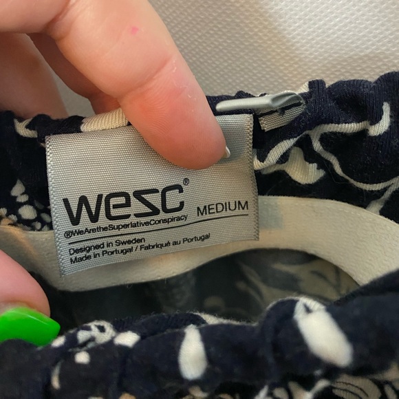 WESC romper size M EUC - Picture 2 of 2